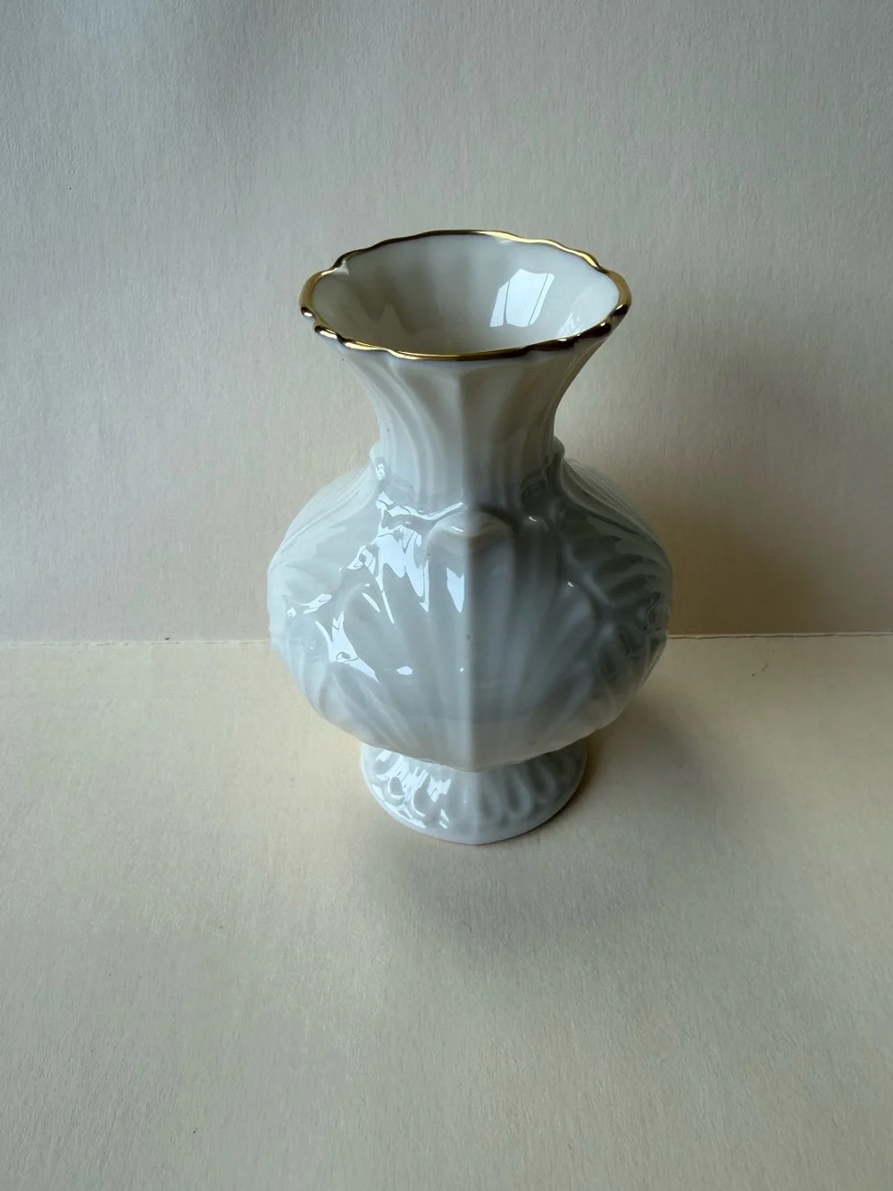 Vintage Lenox 24K Gold Trim Elfin Collector Leaf Pattern USA Bud Vase.